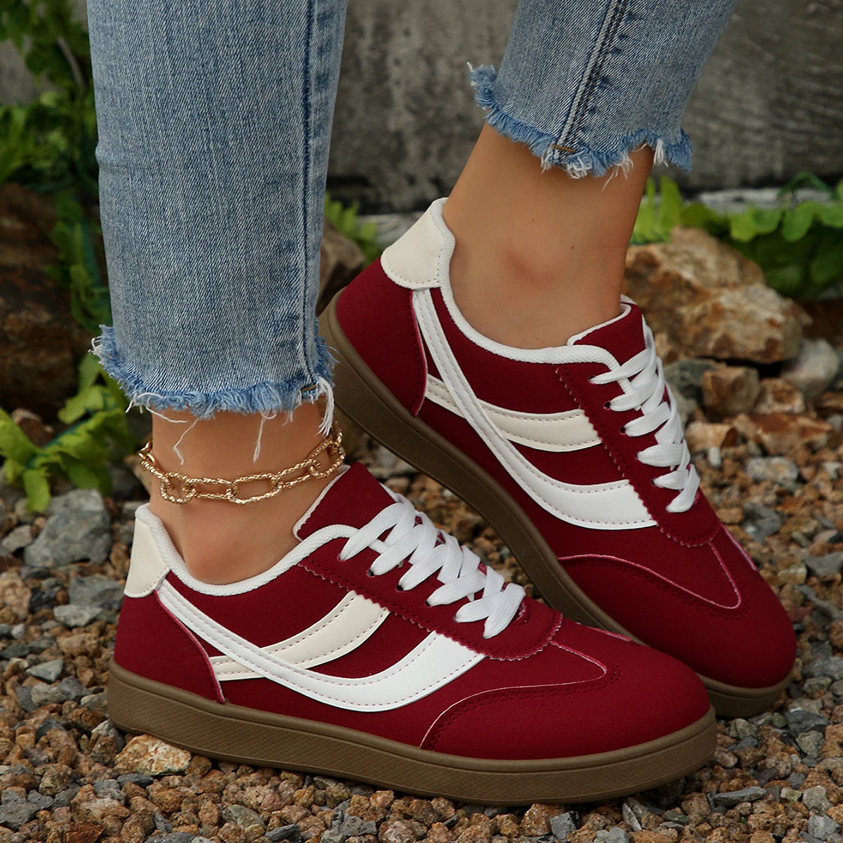 Bequeme Schnür-Tennissneaker