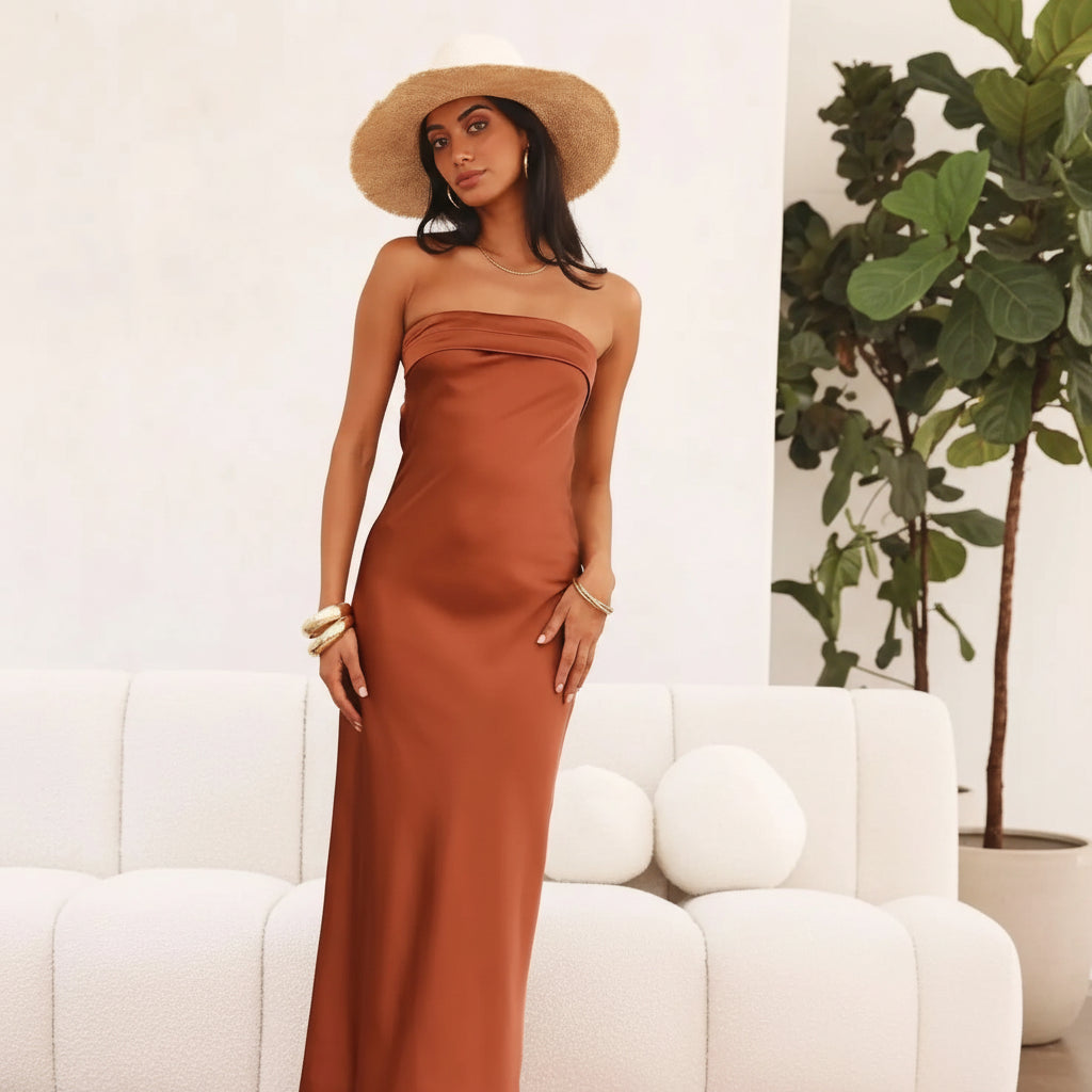 Elegantes Rückenfreies Strickkleid mit Ärmellosem Bandeau-Design