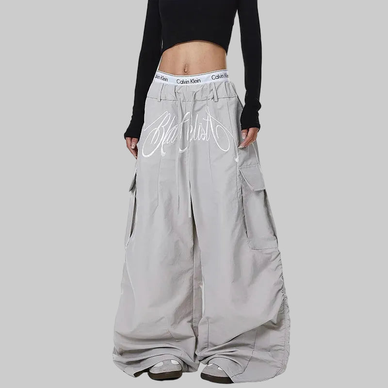 Bestickte Streetwear-Parachute-Hose