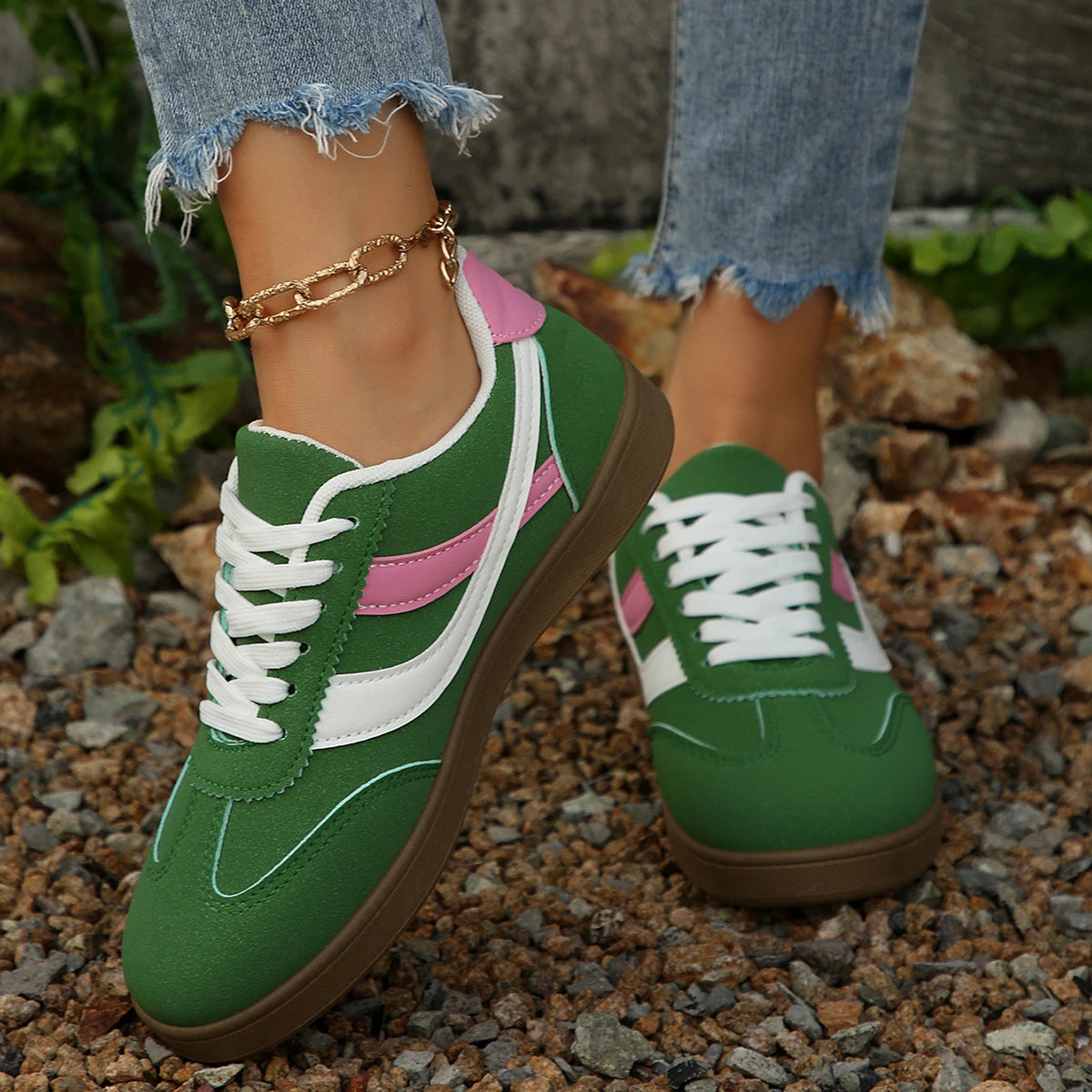 Bequeme Schnür-Tennissneaker
