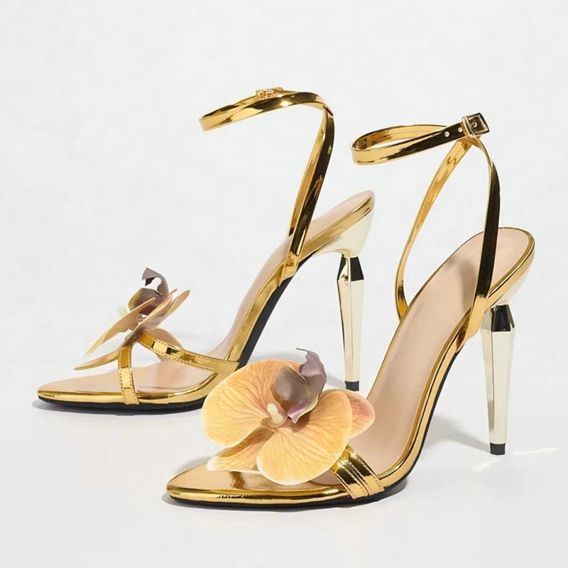 Elegante Sandalen mit Knöchelriemen