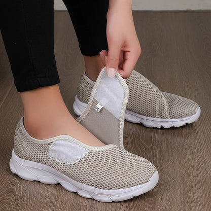 Sneakers di supporto con vestibilità ampia