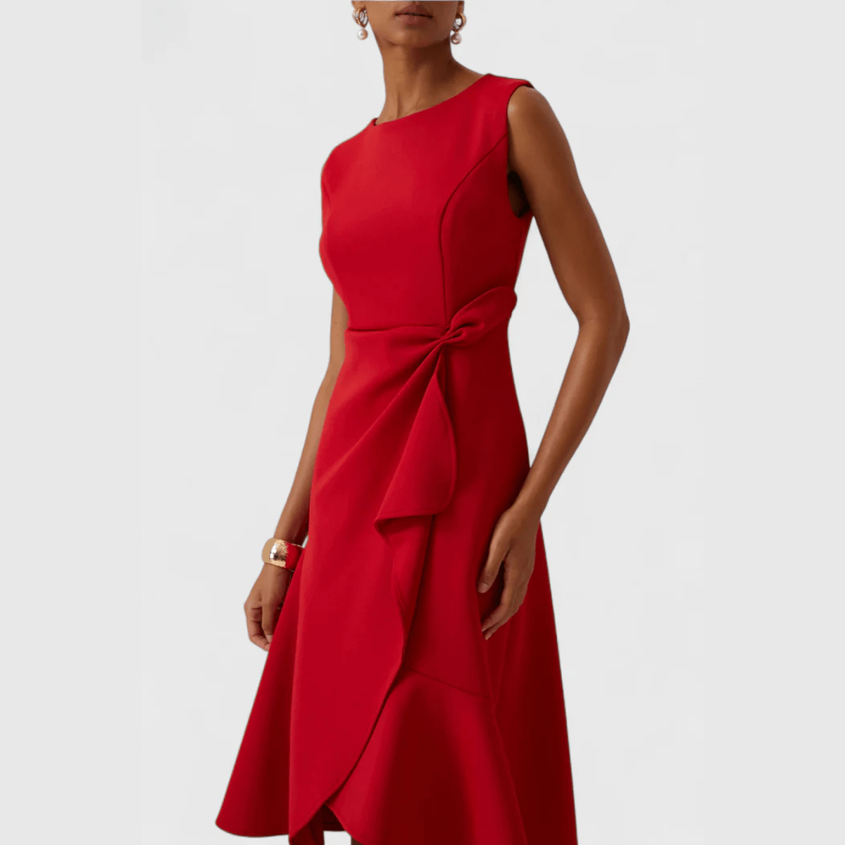 Elegant Sleeveless Midi Dress With Sculpted Fit