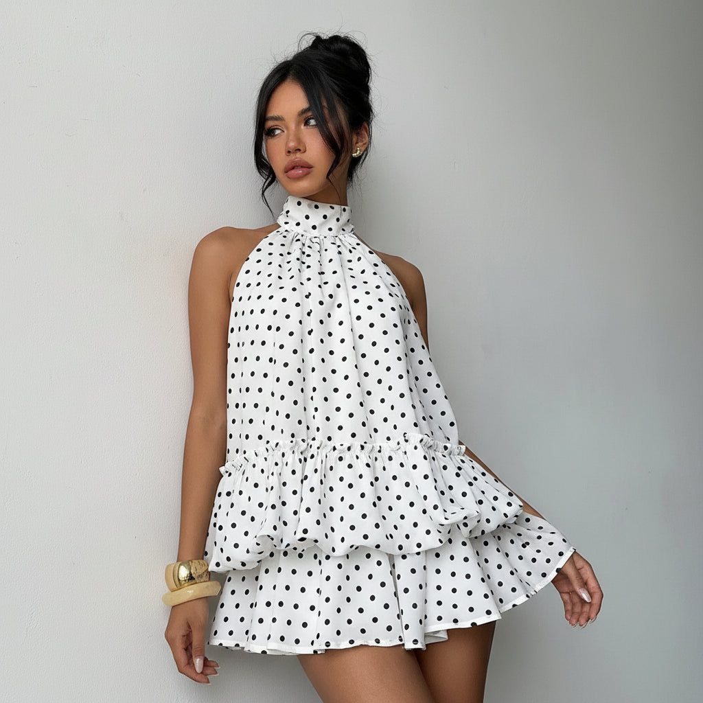 Trendiges, offenes Bauchnabel-Top mit Polka-Dots für Sommer-Looks