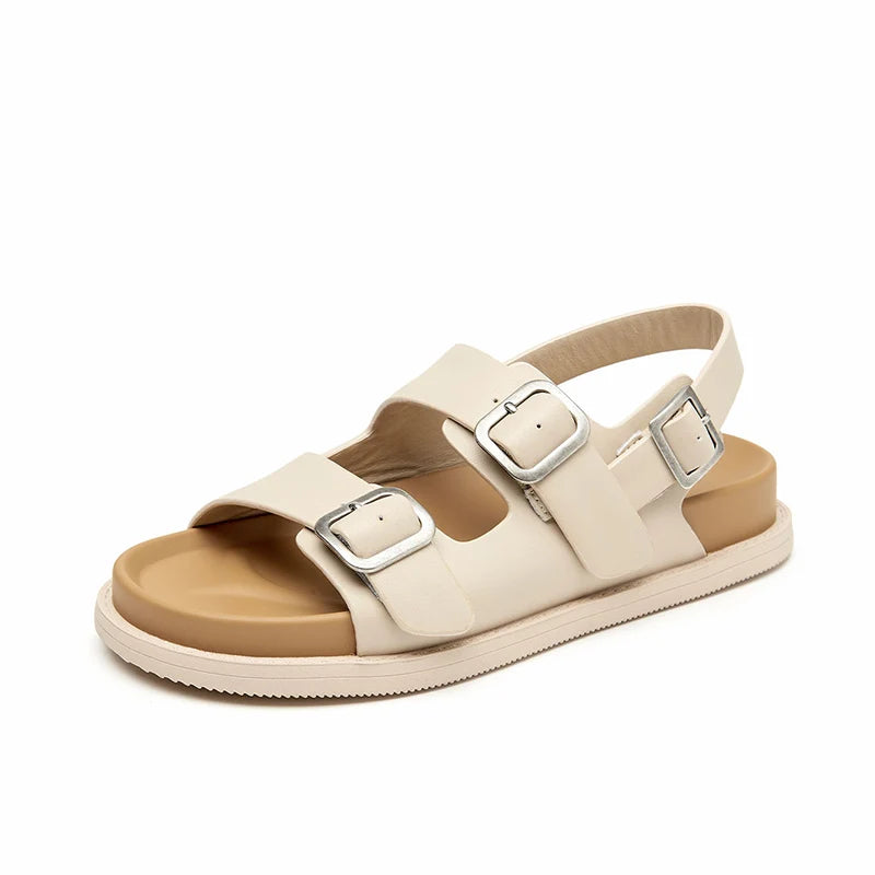 Flache Sandalen mit doppelter Schnalle