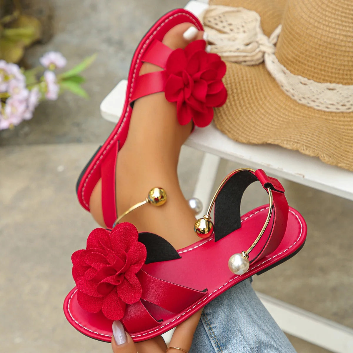 Elegante Perlen-Blumen Sandalen