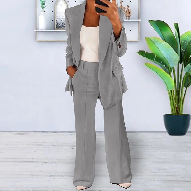 Comfortable Women's Loose-Fit Two-Piece Set with Pockets