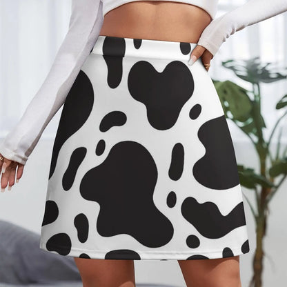 Eleganter Minirock mit Kuhmuster für verspielten, schicken Stil
