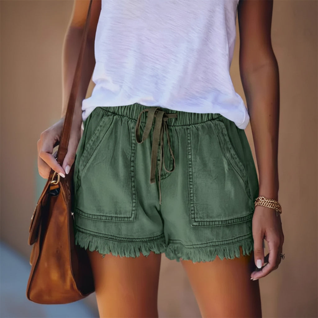 Stylische Jeansshorts mit ausgefranstem Saum, lockerem Schnitt und Taschen-Detail