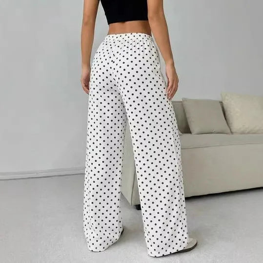 Elegante locker sitzende Polka-Dot-Hose für bequeme, schicke Looks
