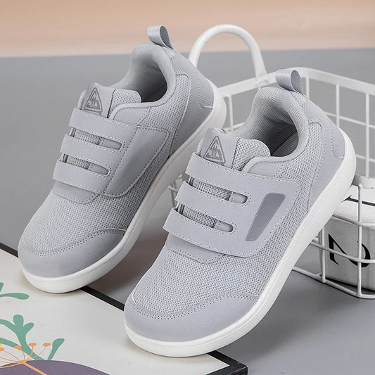 Zapatillas con velcro y correa de malla transpirables