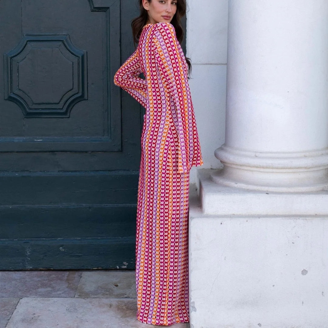 Elegantes Maxi-Häkelkleid mit Glockenärmeln und Streifenmuster