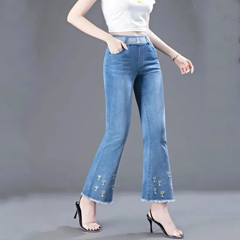 Büro-Lady ausgestellte Jeans mit Stickerei
