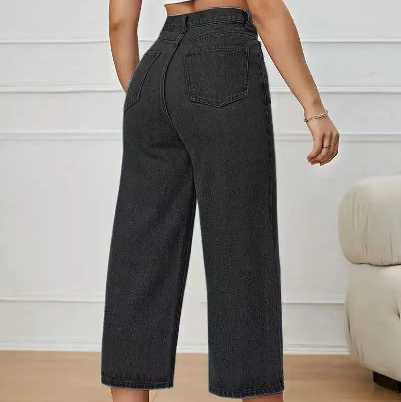 Hoch taillierte, schwarze, weite kurze Jeans