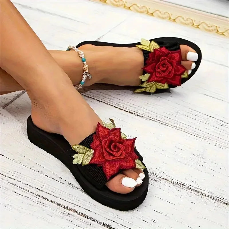 Florale Slip-On Sandalen