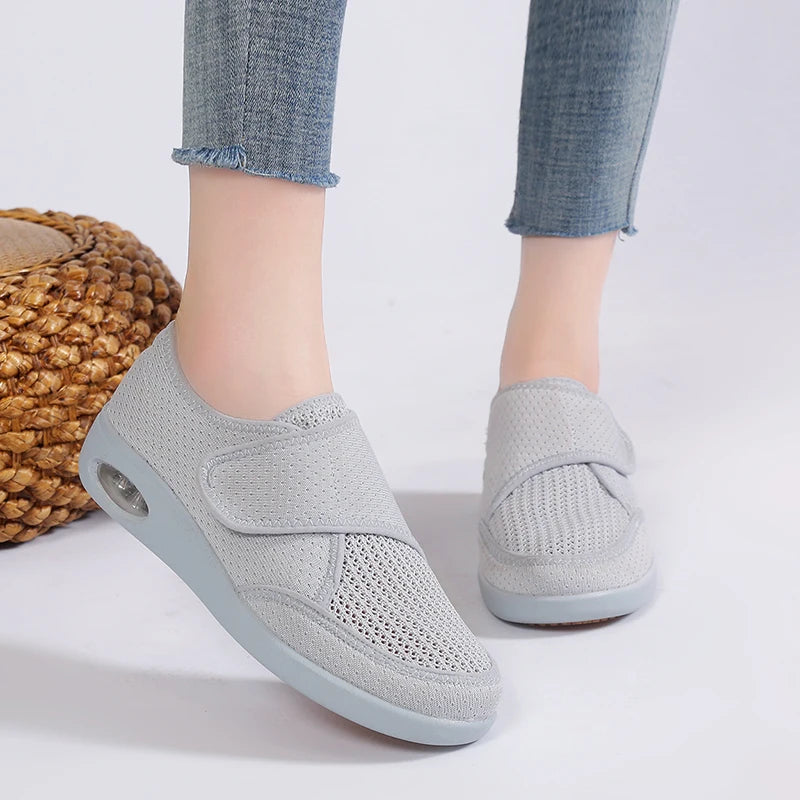 Atmungsaktive Mesh-Klettverschluss-Slipper
