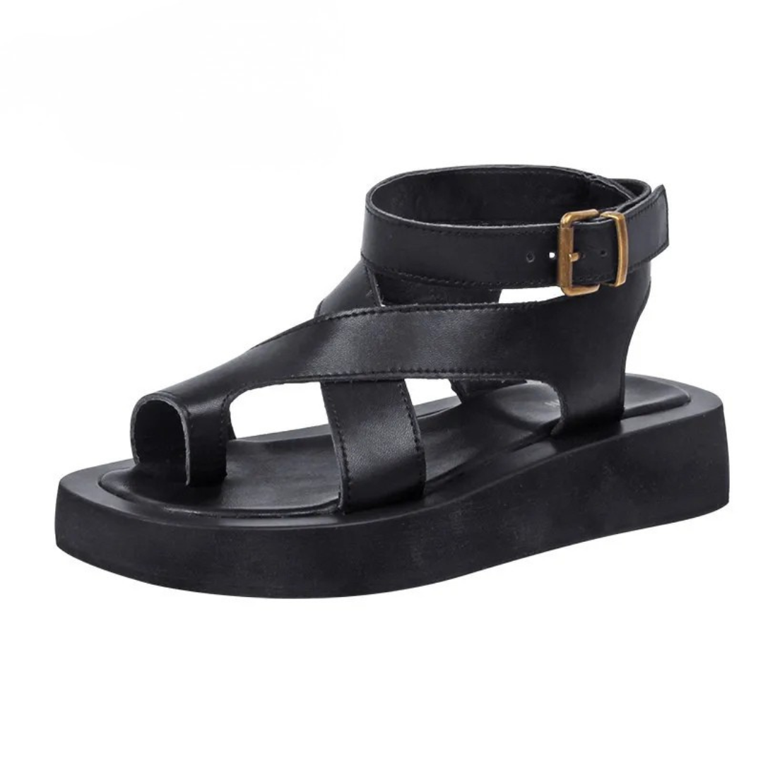 Sandalen mit gekreuzten Riemen und Plateauabsatz