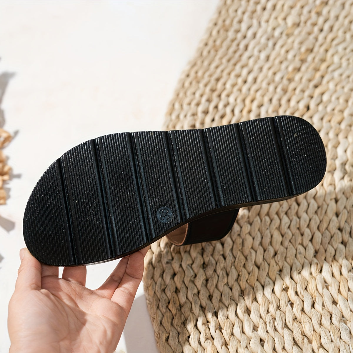 Leichte Ledersandalen für den Sommerstrand
